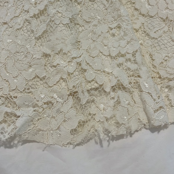 Lace Mini skirt. Alexis - Picture 3 of 6